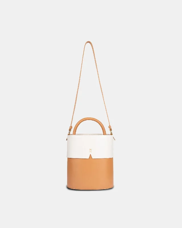 Metallic Bucket Bag in Rose Gold with Chain Strap for a Trendy Party LookGaia Bucket Bag - CARAMEL & OAT