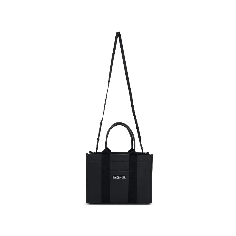 Geometric - Printed Tote Bag in Multicolor for a Contemporary and Trendy OutfitHardware Tote Bag in Black