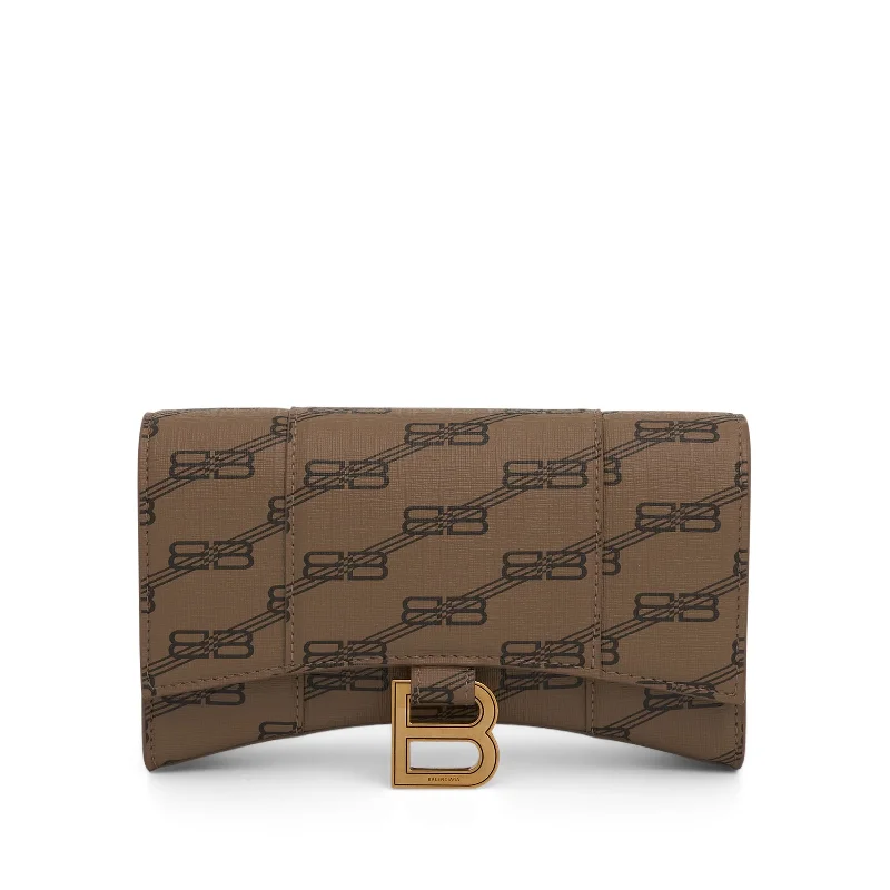 Hourglass Wallet On Chain in Beige/Brown