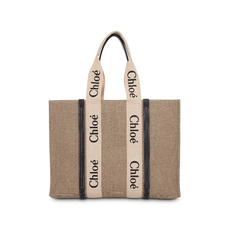 Oversized Jute Tote Bag in Natural Color with Rope Handles for a Beach VacationLarge Woody Tote Bag in White/Blue