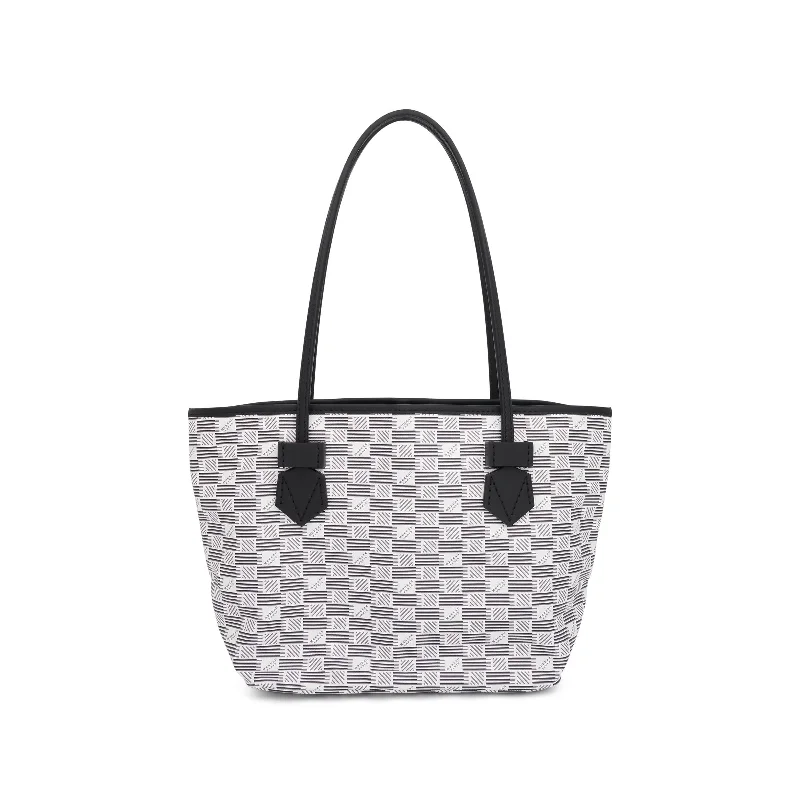 Quilted Tote Bag in Cream with Silver Hardware for a Classic and Sophisticated StyleSaint Tropez Tote Bag PM in White