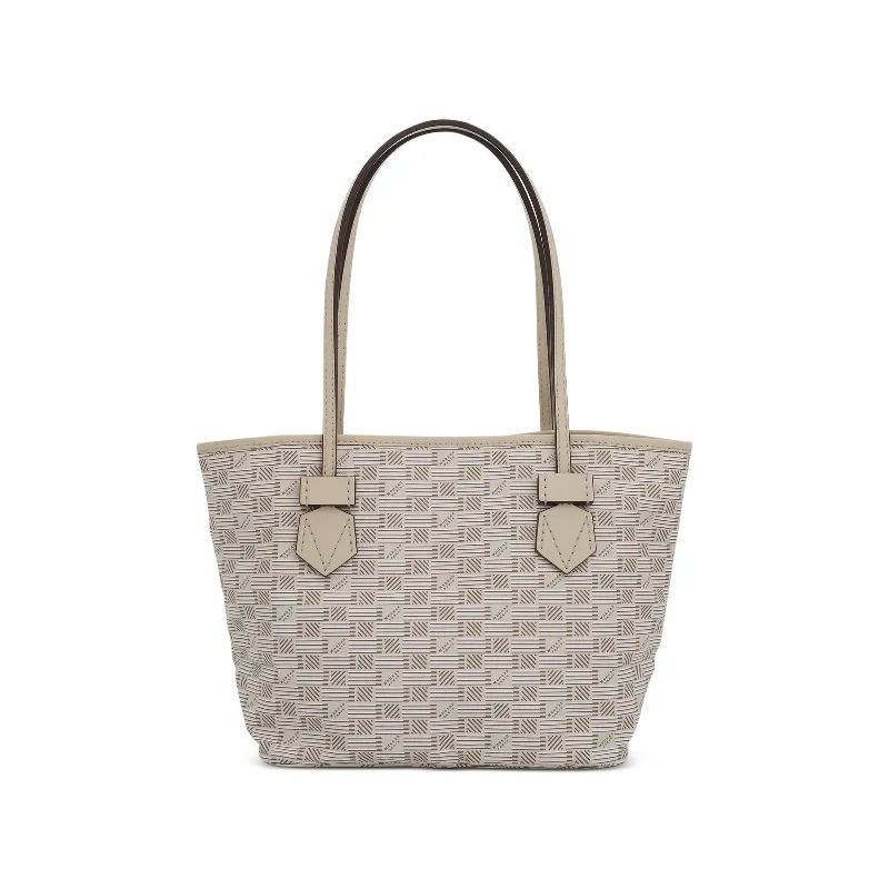 Oversized Jute Tote Bag in Natural Color with Rope Handles for a Beach VacationSaint Tropez Tote PM in Champagne