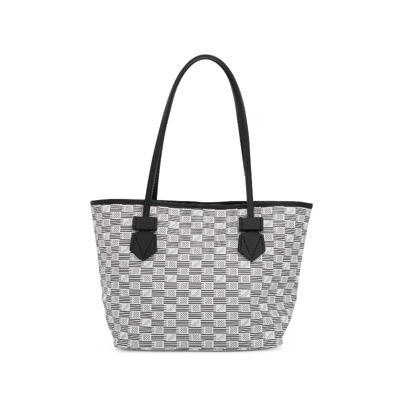 Quilted Tote Bag in Cream with Silver Hardware for a Classic and Sophisticated StyleSaint Tropez Tote PM in White/Milk